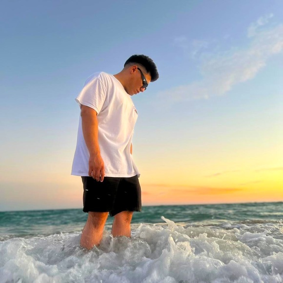 Meet your Posher, Ronnie - Picture 1 of 1